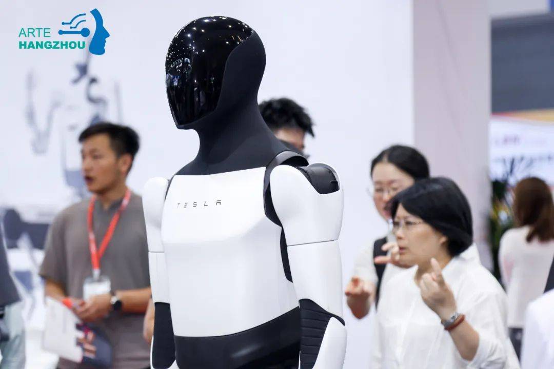 首届人形机器人展圆满落幕，成果丰硕意义深远，全国巡展逐步开启