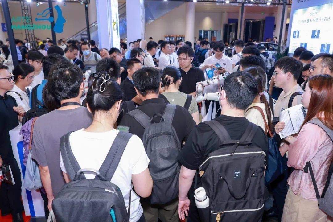 首届人形机器人展圆满落幕，成果丰硕意义深远，全国巡展逐步开启