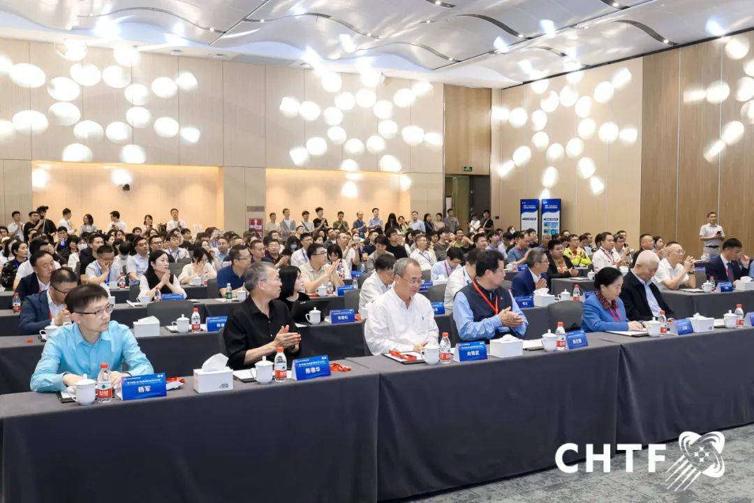 教育部力推“AI进课堂”！2025高交会解锁新兴市场AI教育密码！