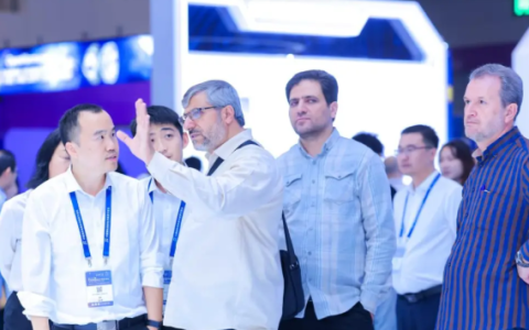 百团万家专业采购商抢赢先机，高交会成全球科创的“超能枢纽”