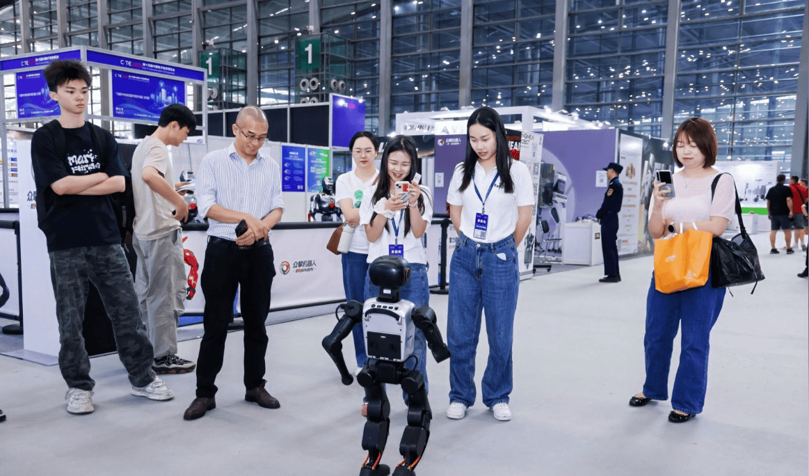 聚焦合规落地与产业升级 | 2027深圳人工智能展会 | 深圳人工智展 | 深圳机器人展会 | 解锁人形机器人商业化新路径 2 文章配图-1